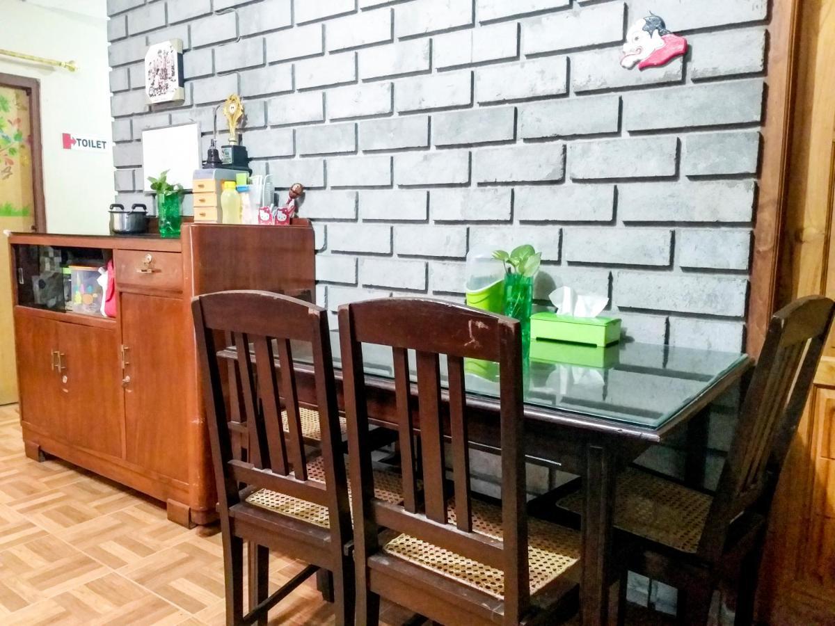 Ngampilan Backpacker Hostel ジョグジャカルタ エクステリア 写真