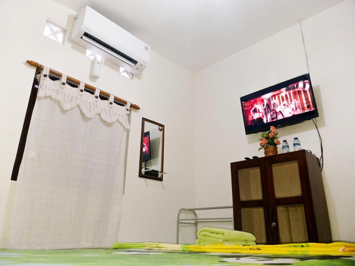 Ngampilan Backpacker Hostel ジョグジャカルタ エクステリア 写真