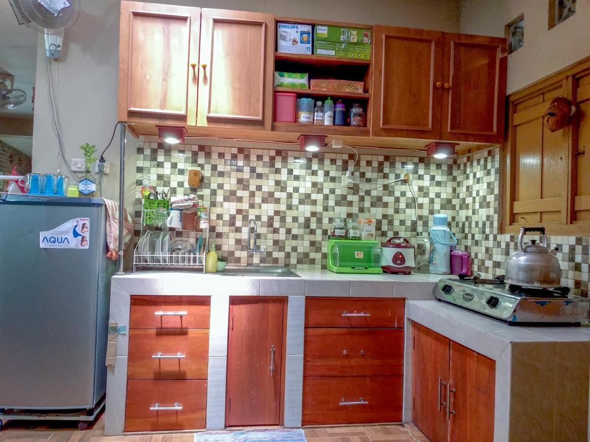 Ngampilan Backpacker Hostel ジョグジャカルタ エクステリア 写真