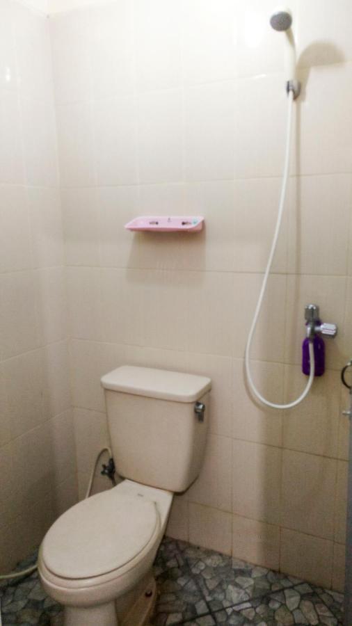 Ngampilan Backpacker Hostel ジョグジャカルタ エクステリア 写真