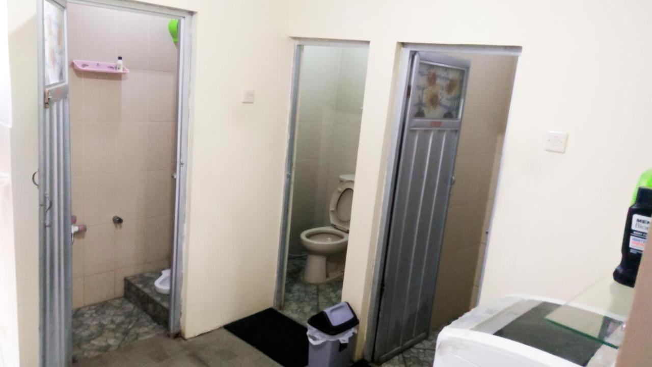 Ngampilan Backpacker Hostel ジョグジャカルタ エクステリア 写真
