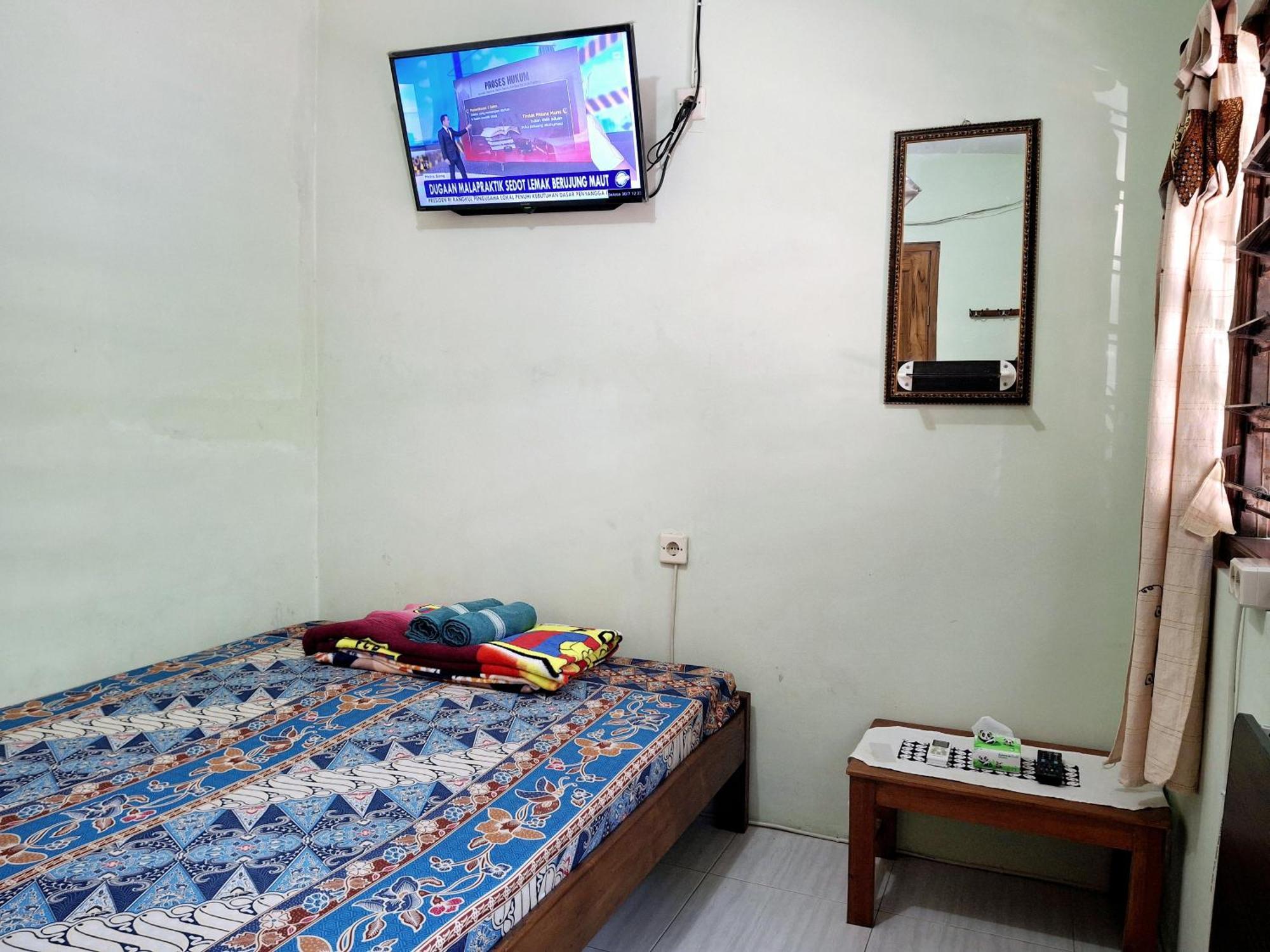 Ngampilan Backpacker Hostel ジョグジャカルタ エクステリア 写真